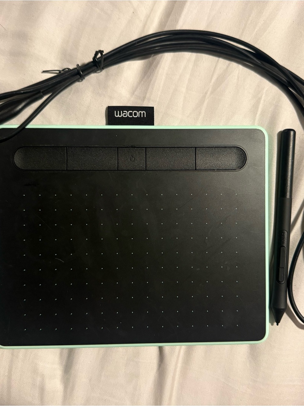 Wacom Intuos Drawing Tablet in Mint & Black